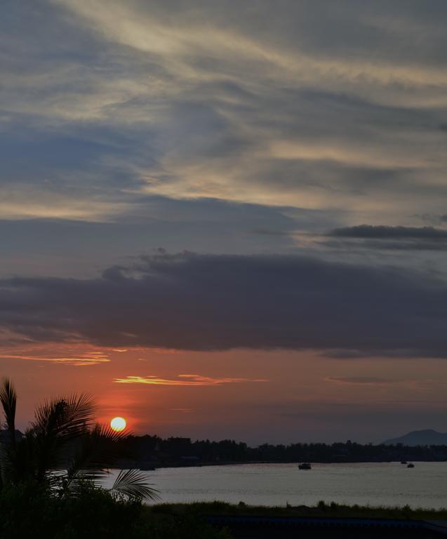 Kampot Manor 호텔 외부 사진