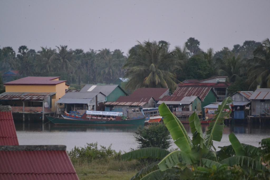 Kampot Manor 호텔 외부 사진
