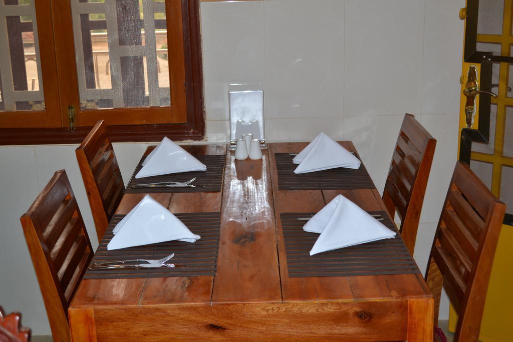 Kampot Manor 호텔 외부 사진